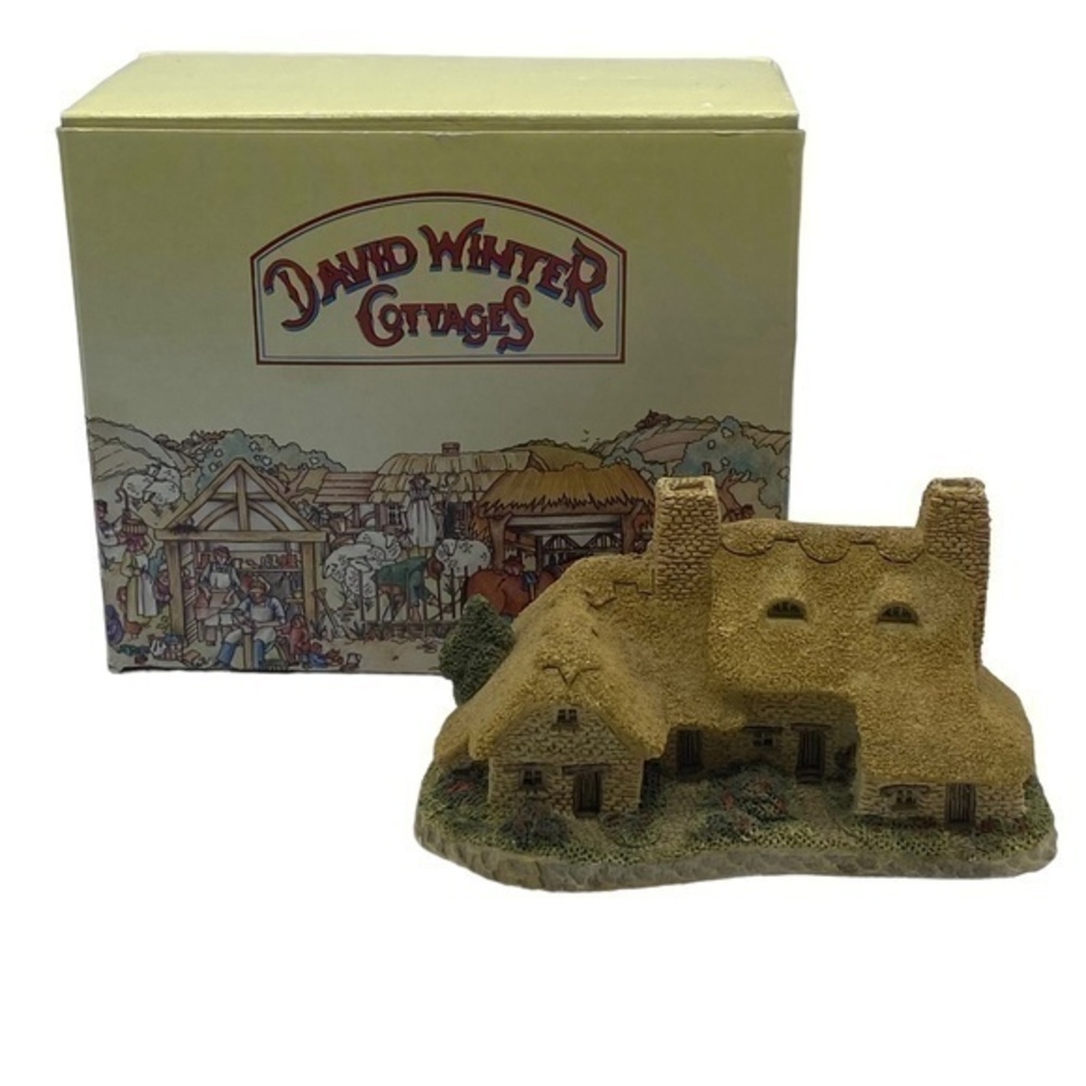 Vintage Meadow Bank Cottages By David Winter Handmade and Hand Painted 1985